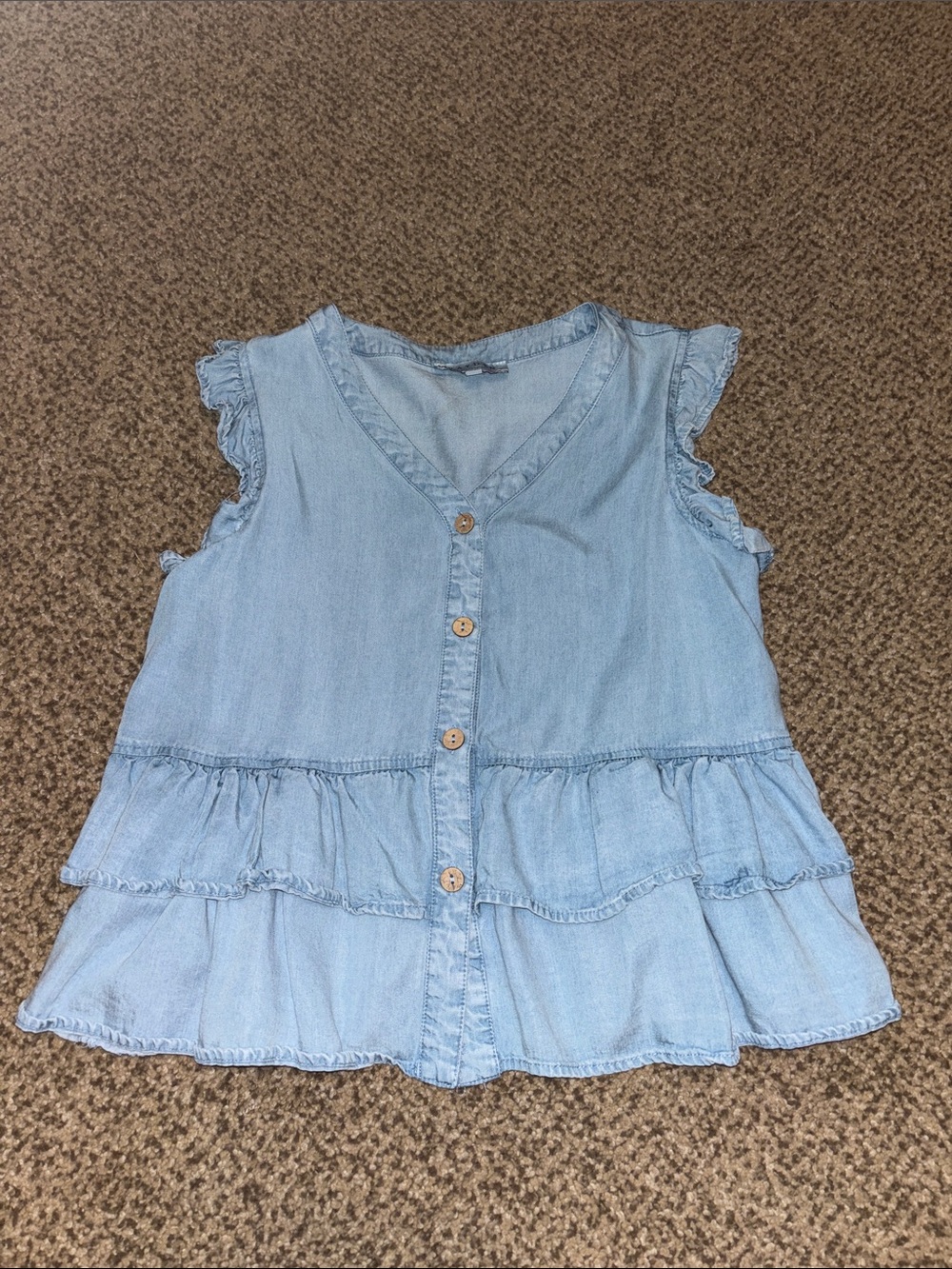 Hayden Light Blue Denim Chambray V-Neck Top Small